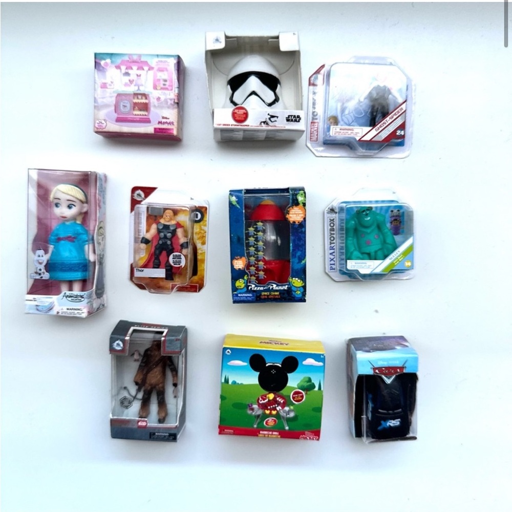 Mini brands